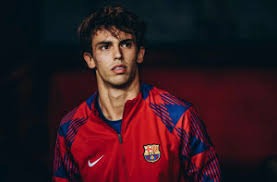 萨索罗去年夏天就曾有意曼努埃尔·拉扎里，这支绿黑军团或在一月转会窗与拉齐奥重启谈判。 来源：著名记者斯基拉